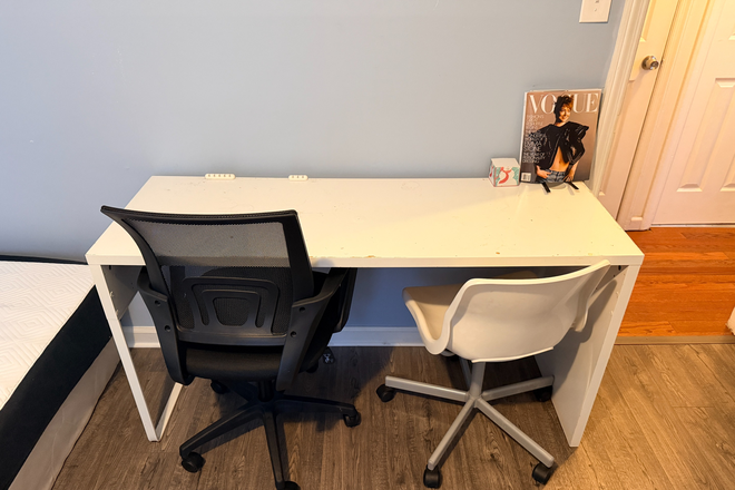 Bedroom desk - Hollywood - 48th Place House
