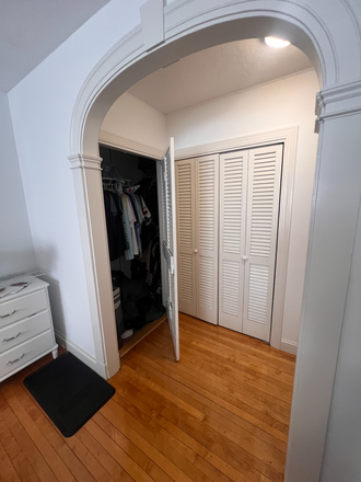 a - Enormous unit Condo