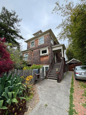 driveway - Discounted Sublet: Furnished SINGLE Room close to campus in house with 4 other students
