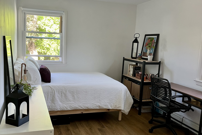 Bedroom - Furnished room for female-Witherspoon St-Princeton Apartments