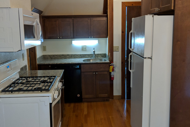 Kitchen - Cozy 2  Bedroom Right Across the Street from Campus Apartments
