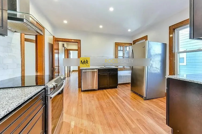 Call NOW for showings! 617-236-8600 - RENFREW ST - *NO FEE* MODERN TOP FLR 5BR NEAR TUFTS FOR *6/1/2027* W/ 2 BATH, LNDRY IN BLDNG, PRKNG Apartments