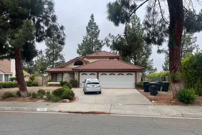 Front view from street - Conveniently located near UCR, 3 miles away.  4 bedrooms & 3 bathrooms single family home.