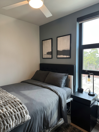 Bedroom - Private Bedroom at The Hub on University