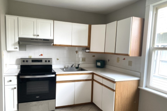 . - SPACIOUS 3 Bed/1 Bath W/HEAT & HOT WATER INCLUDED & PRIVATE DRIVEWAY - Avail NOW!!