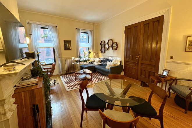 A - Entire massive floor of brownstone in Back Bay Apartments