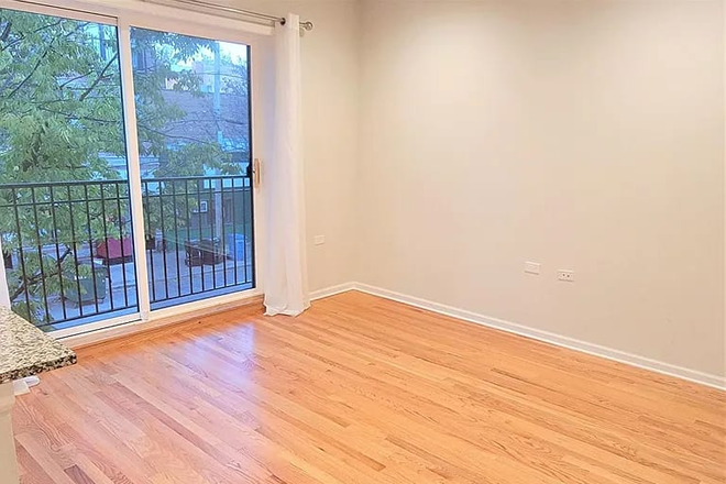 Hall - Apartment in Chinatown, 20 mins from Loop