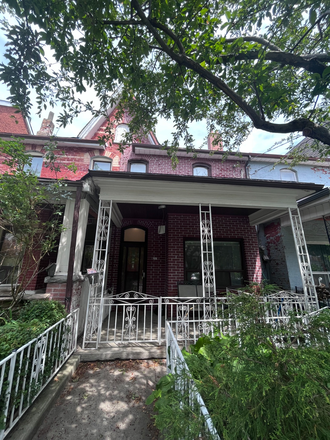 Facade View - AVAILABLE FOR RENT! Bedroom in quiet shared house, right beside Kensington Market (