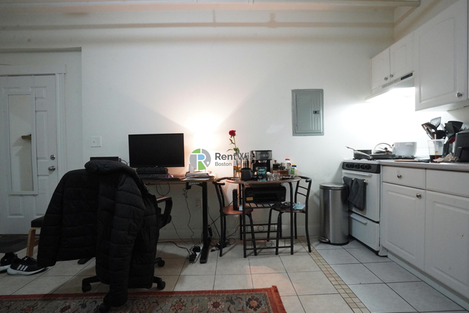 1 - SEPT 2026-Incredible Cleveland Circle Studio, H/HW inc. Easy MBTA-No broker fee! Apartments