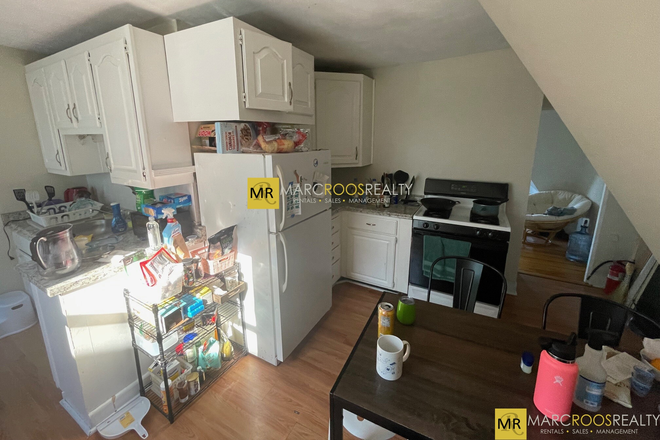 Call NOW for showings! 617-236-8600 - FAIRMOUNT ST - LRG TOP FLR 5BR NEAR TUFTS *AVAIL 6/1/2026* W/ LNDRY IN BLDNG, DW, TNDM PRKNG INC! Apartments