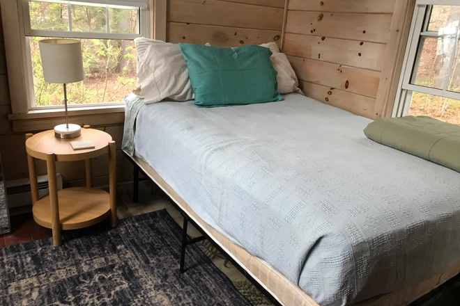 Furnished bedroom - Room for rent in small house. Shared bathroom, kitchen.