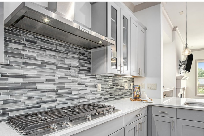 Kitchen - Luxury VAHI Townhouse.  Close to campus & walking distance to all