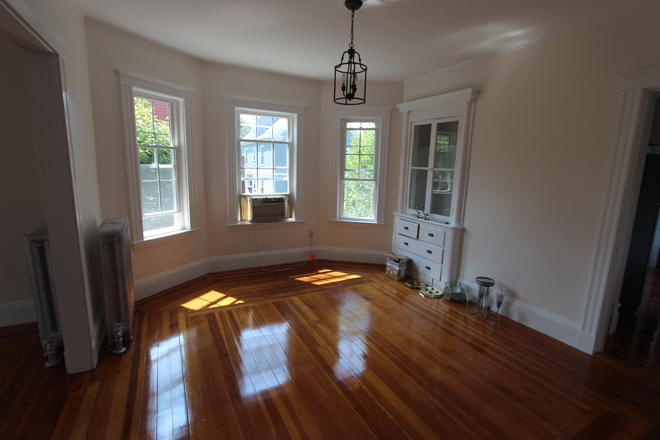 3 - Beautiful condo in Huron Village