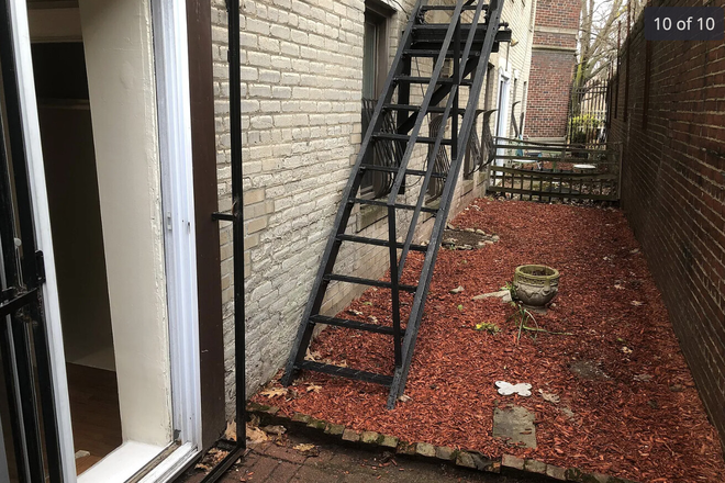 Outdoor Area - Riverway/ Apartments Near You!