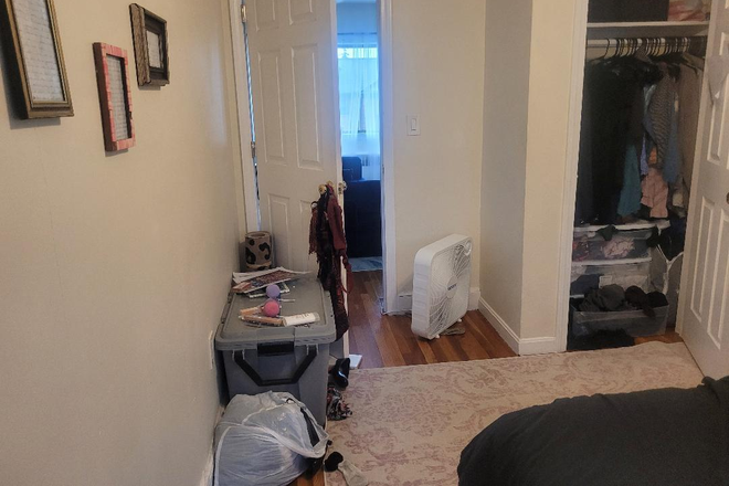 Bedroom - Longwood Apartments