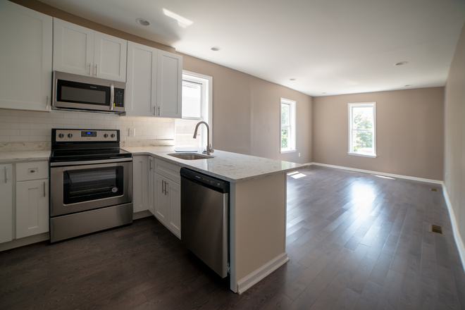 Kitchen - Off Campus Philly  - Sunny and Newly Renovated 5 Bed 3 Bath Apartments