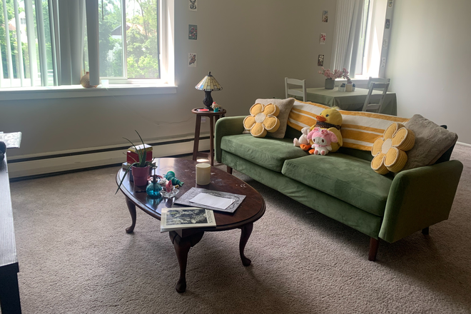 Living Area - 2BR/2BA at The Metropolitan West Chester