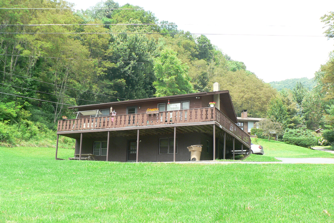 Exterior - Mountain Views, Great Price & No Deposit – Best 2BR Deal Near Boone!