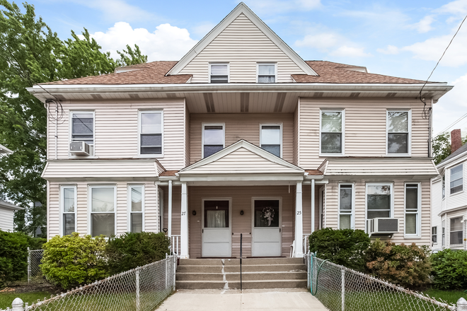 front - Student-Friendly Brighton Apartment – 27 Parsons St Near Harvard & BC