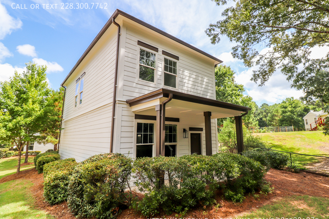 Outside - Rowandale Apartments