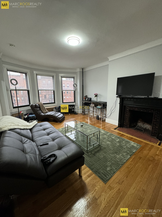 Living Space - Kenmore Sq 1 Bed Beacon St Apartments