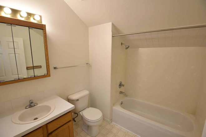 Bathroom - Spring 26- House near Folsom and Business School