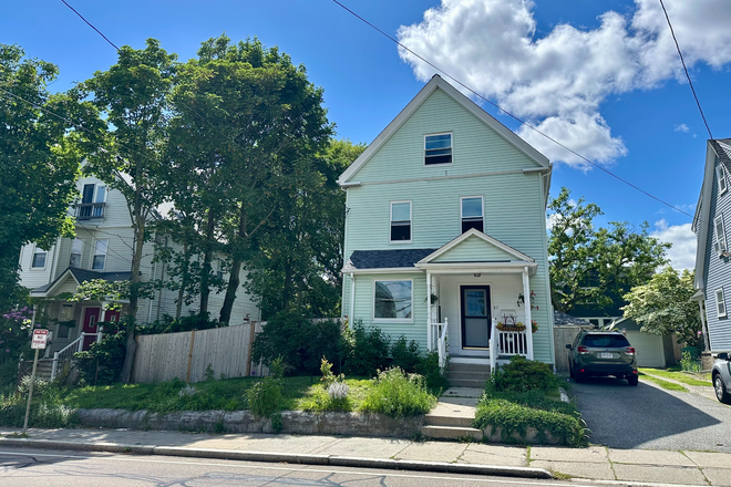 Street view - Spacious 5-Bedroom Home Near Tufts – $6300/month (Parking Included)