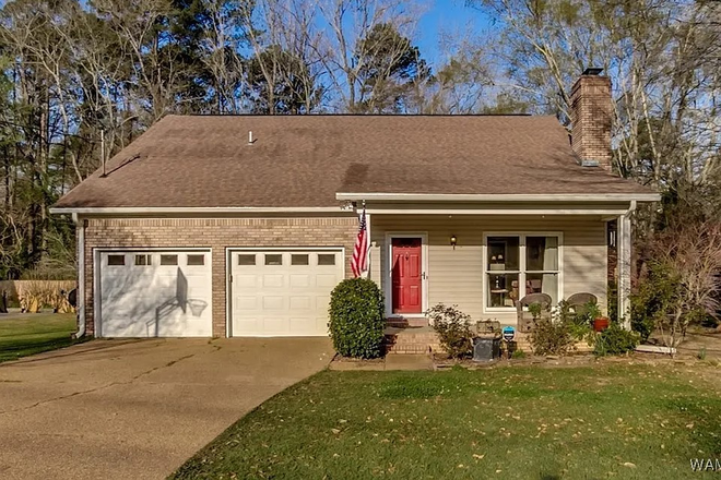 Outside street view - 1614 26th Ave E