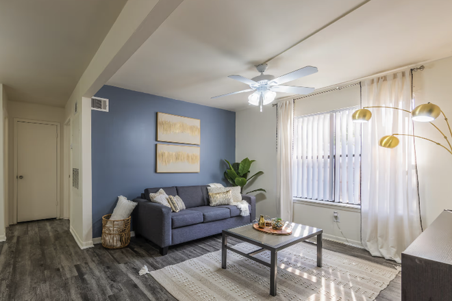 Livingroom - University Square