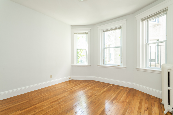 Living - Studio no Brokers Fee Apartments