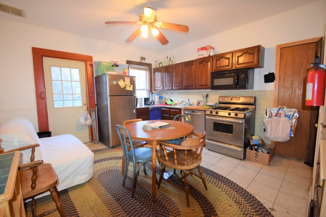 ... - Mission Hill 2 Bed Split / 2 Bath with Backyard Duplex