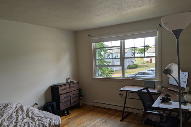 room - Summer sublet available for $525 per month