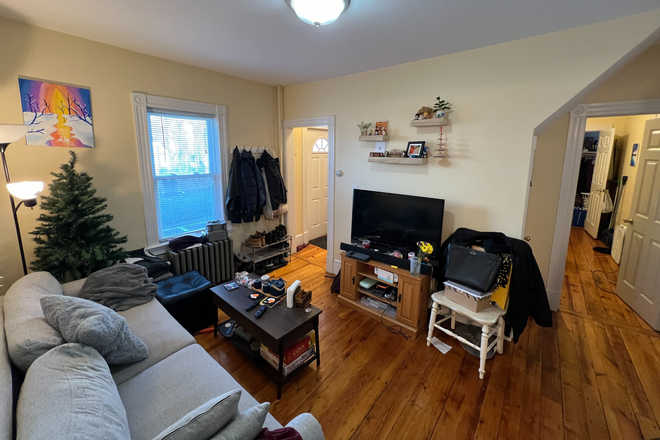 . - Spacious 2.5Bed/2 Bath w/ parking option! Avail. 9/1/26!! Apartments