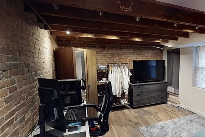 Bedroom - HUGE 5 Bed 3.5 Bath on Windsor St. | Avail 9/1/26 | In-Unit Laundry & Central Air