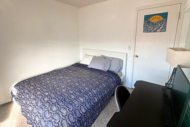 bedroom - Furnished Private Room & Bathroom for Rent  12min to the CU anschutz campus House