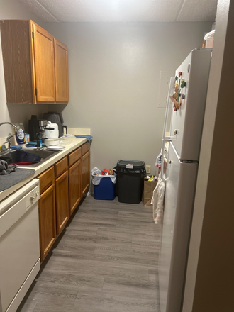 Our kitchenn - Spacious Apartment Across Campus