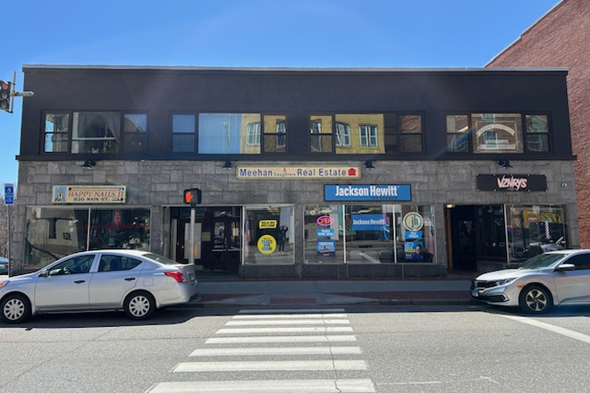 824 Main Street - 2 Rooms Avail for Rent: Share Bathroom