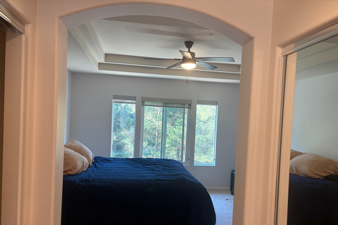 Master Bedroom - Master Bedroom Suite Townhome