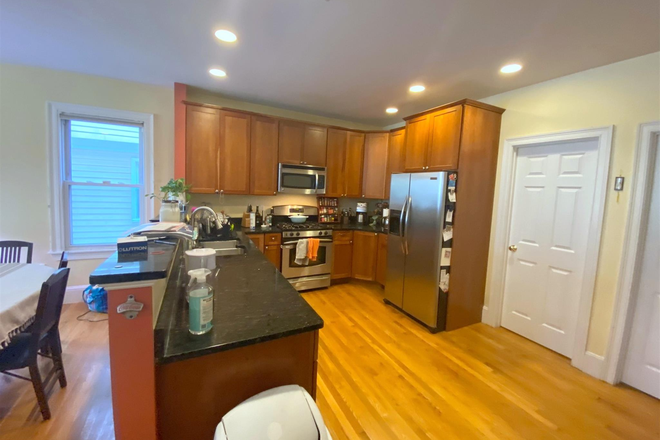 Kitchen - ~ 4 Bed 2.5 Bath Town House w/ Parking, Central Air