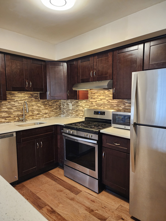 Kitchen - 2BR/2bath condo-Trinity Ct-Princeton