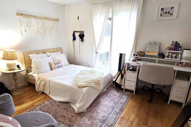 bedroom - 3 Bedroom Condo-June '27- 1 Block to UVM 98% UVM students