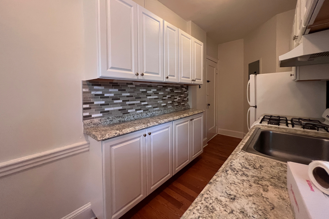 1 - Better Than You Imagine, Incredibly Well Maintained Charmer w/ Updates Apartments