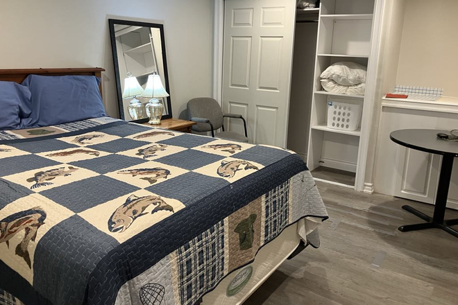 Bedroom C: $955 Private room with Queen sized bed - Private rooms for rent in a shared house at Thicketwood Drive