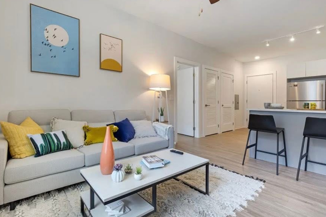 Living roomr - Uncommon Raleigh