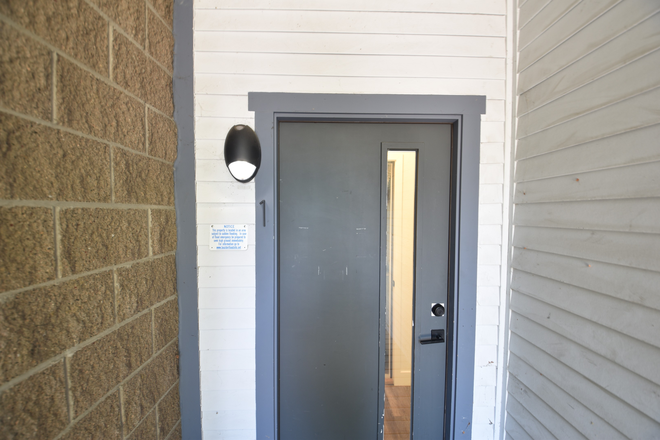 #1 - 1912 Arapahoe #1 (4BR/2BA) Apartments