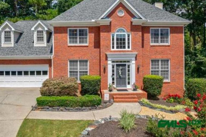 Home! - Ideal Room for GT & Emory Students – 25 Min to Emory Hospital, 14 Min to Northside & Gwinnett Tech!