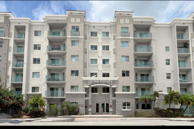 Exterior building - UM Family Owned Condo! Fully Furnished!!! Less than a mile to Campus!