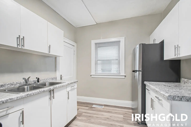 Kitchen - Three bedroom house less than a mile from campus, affordable, great for gameday