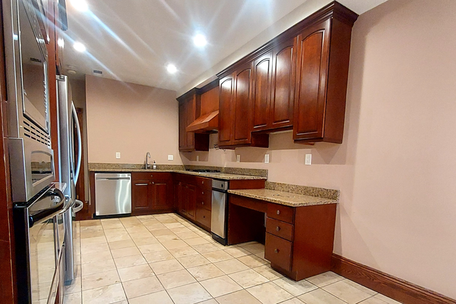 Eat-in Chef's Kitchen - 9 Strathmore, Unit #3- Middle Unit - Secluded Street in Cleveland Circle - Updated Owner Managed Triplex