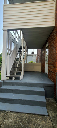 Back entry - Renovated 2br/1ba with in unit laundry, parking, and outdoor space Duplex